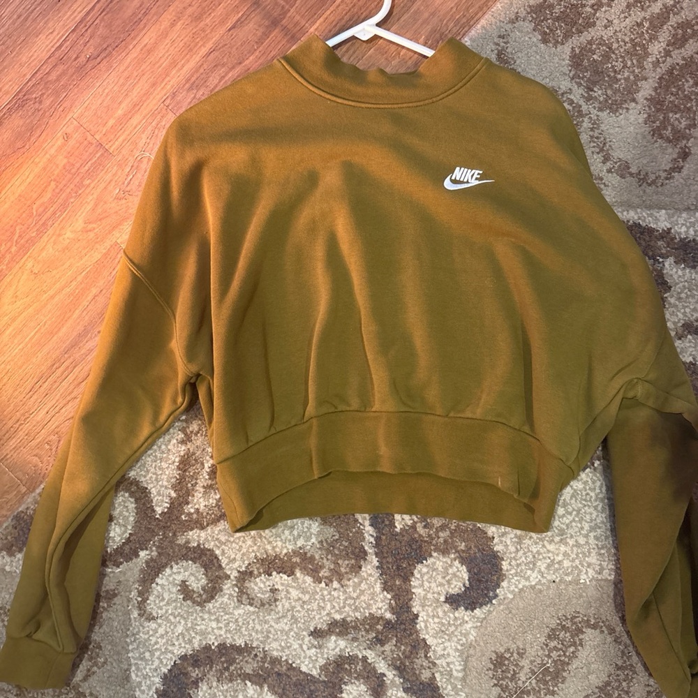 Nike Women's Mustard Cropped Sweatshirt